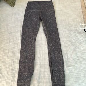 Gray patterned leggings